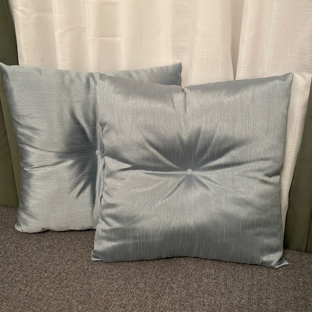 Elegant Light Blue Accent Pillow with Center Tuft